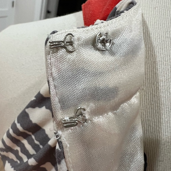 Adrianna Papell Hi Low Asymmetrical Dress Red Gray Sleeveless Sz 4 - Picture 14 of 14